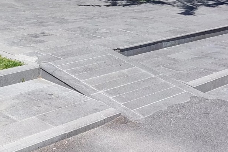 Bazalt Engelli Rampası Taşı