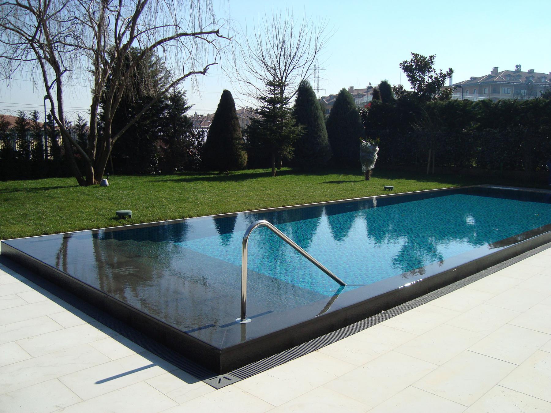 Havuz Kenarları ve Su Yolları